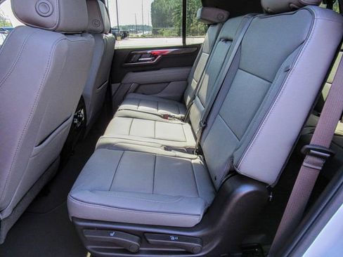 New 2026 GMC Yukon Elevation image 16