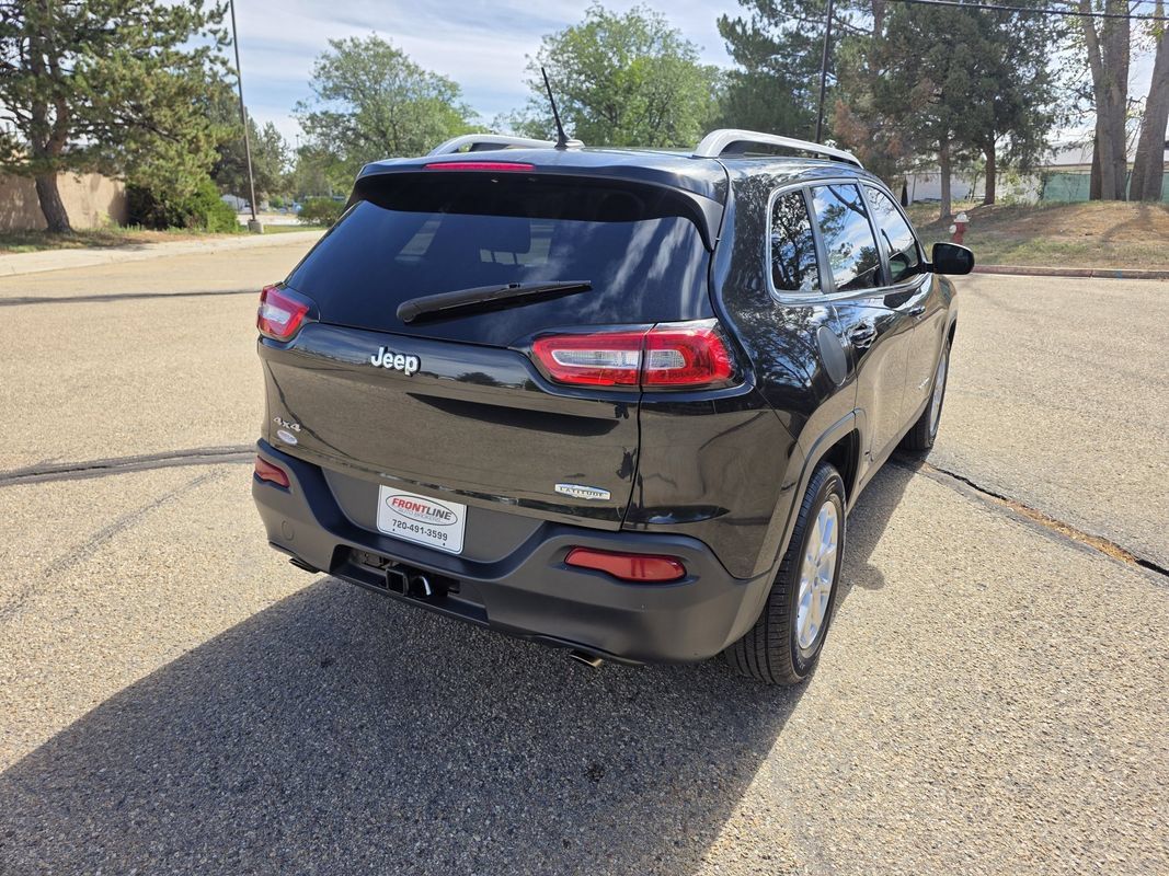 Used 2014 Jeep Cherokee Latitude w/ Cold Weather Group AWD/4WD image 7