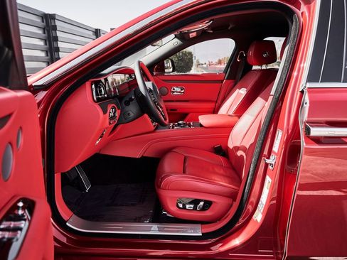 Used 2024 Rolls-Royce Ghost AWD/4WD image 32
