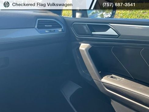 Used 2022 Volkswagen Tiguan SE R-Line FWD image 30