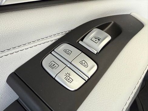 Used 2026 BMW X7 xDrive40i image 23