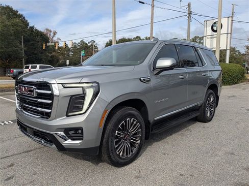 Used 2025 GMC Yukon Elevation w/ Elevation Premium Package image 9