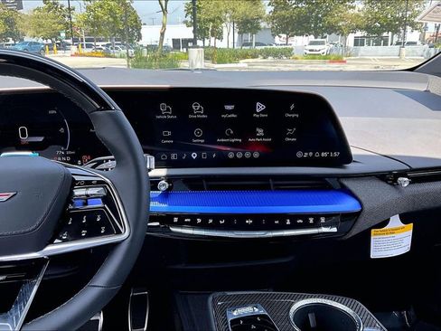 New 2026 Cadillac Optiq V AWD/4WD image 8