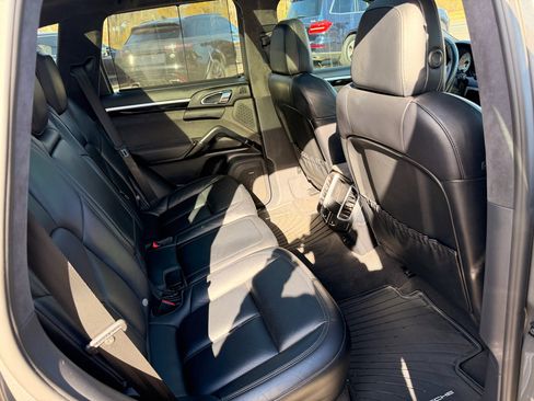 Used 2016 Porsche Cayenne GTS image 31