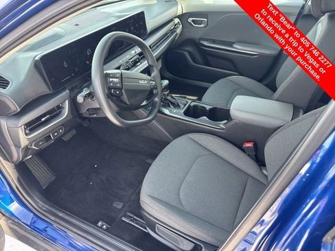 Used 2025 Kia K4 LXS image 12
