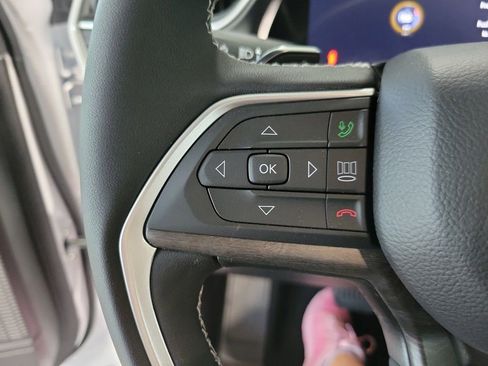 New 2025 Jeep Grand Cherokee Limited image 12