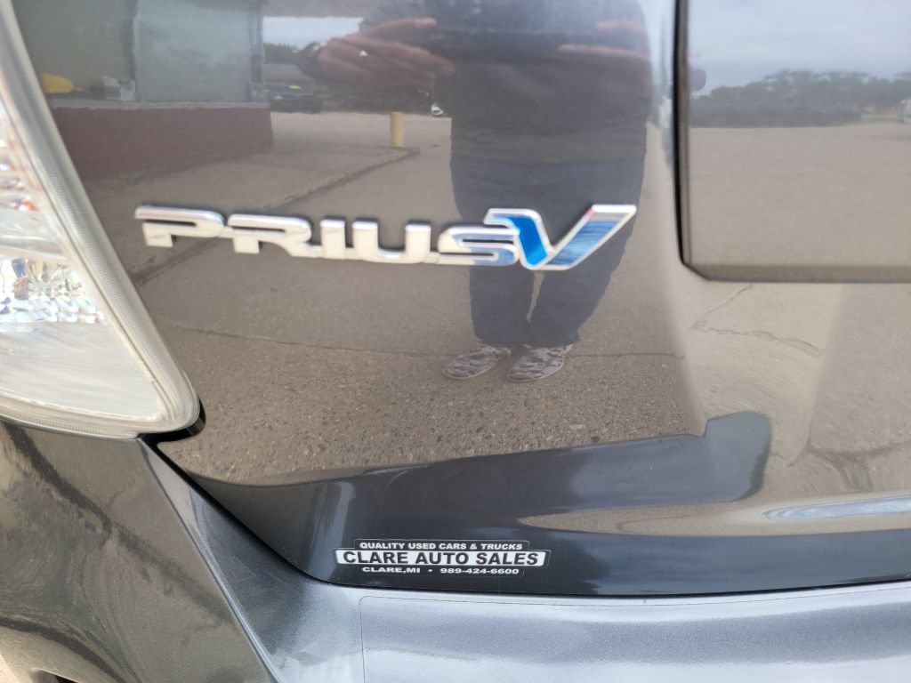 Used 2013 Toyota Prius V Five FWD image 9