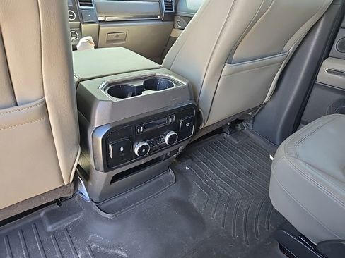 Used 2019 Ford Expedition Limited w/ Equipment Group 302A RWD image 11