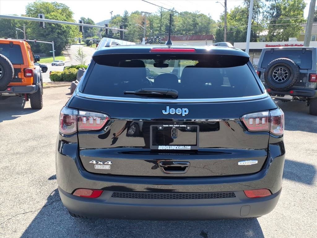 Used 2024 Jeep Compass Latitude AWD/4WD image 5