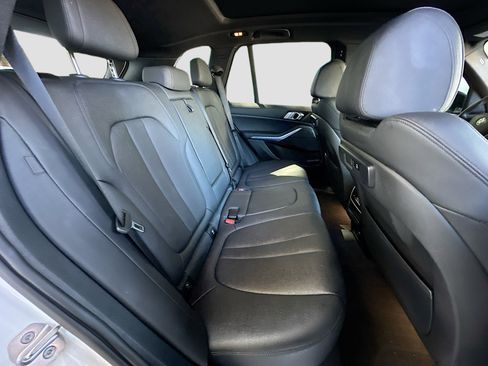 Used 2022 BMW X5 xDrive40i w/ Climate Comfort Package image 29