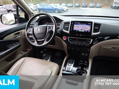 Used 2018 Honda Pilot Touring image 29