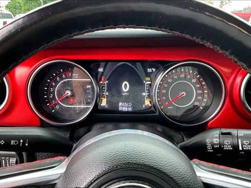 Used 2020 Jeep Wrangler Unlimited Rubicon w/ Dual Top Group AWD/4WD image 17