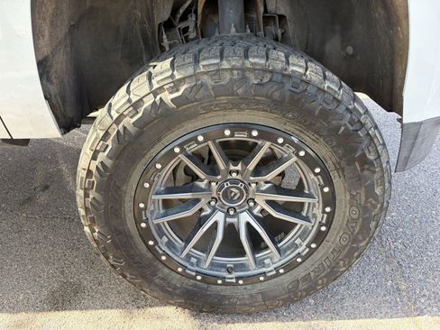 Used 2019 Chevrolet Suburban LT AWD/4WD image 5