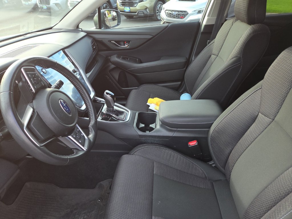 Used 2025 Subaru Outback Premium AWD/4WD image 10