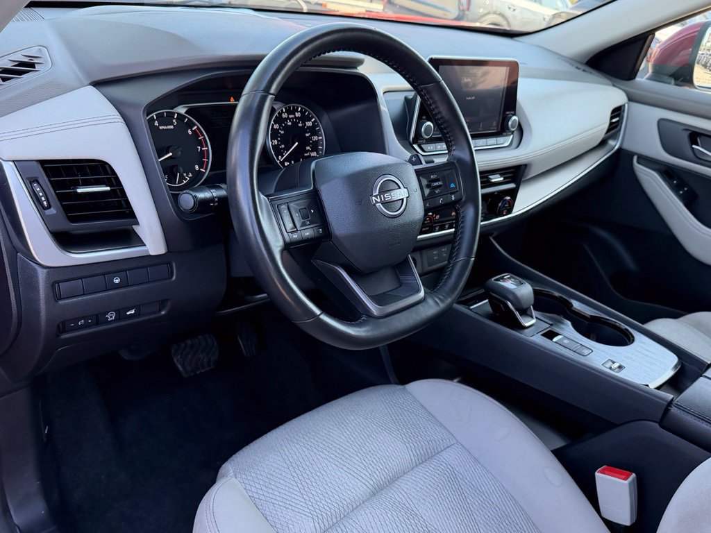 Certified 2025 Nissan Rogue SV FWD image 19