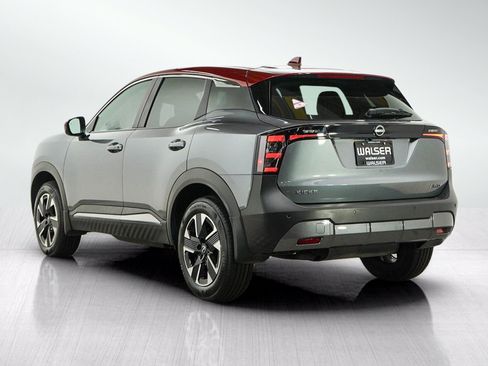 Used 2025 Nissan Kicks SV AWD/4WD image 3
