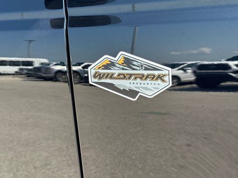 Used 2024 Ford Bronco Wildtrak image 11