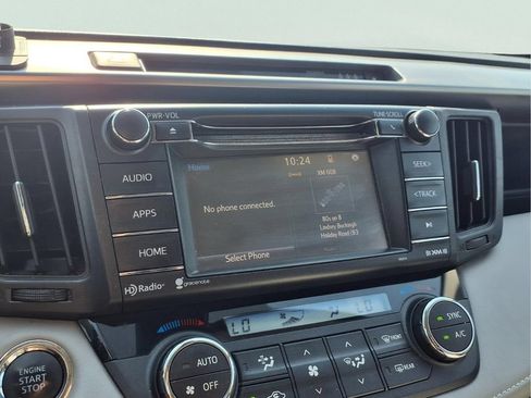 Used 2017 Toyota RAV4 XLE AWD/4WD image 5