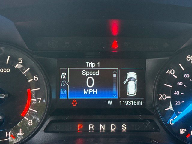 Used 2018 Ford Explorer XLT AWD/4WD image 18