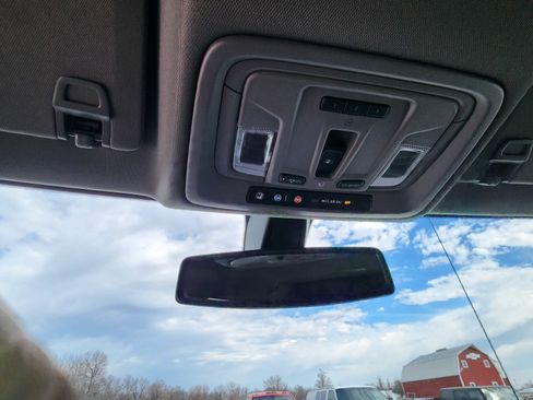 Used 2022 Chevrolet Silverado 1500 LTZ image 18