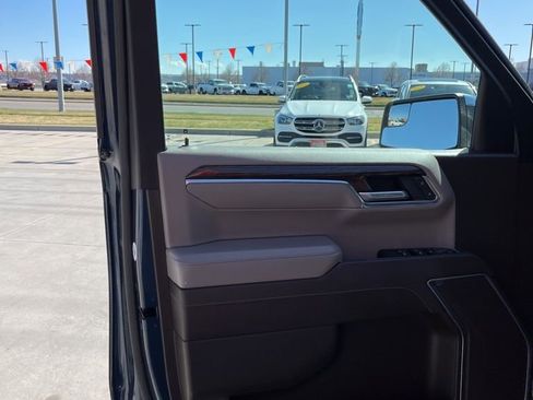 Used 2023 GMC Sierra 1500 SLE w/ Enhanced Capability Package AWD/4WD image 14