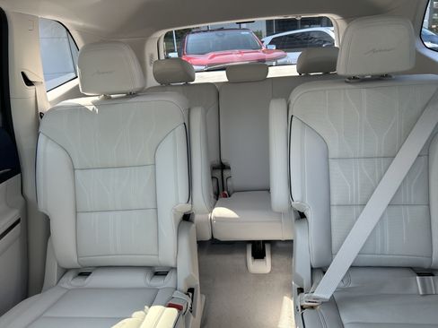 New 2026 Buick Enclave Avenir w/ Super Cruise Package AWD/4WD image 28