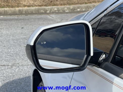 Used 2018 Chevrolet Volt Premier w/ Driver Confidence Package image 27