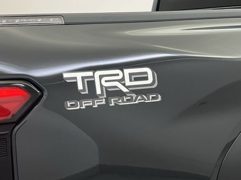 Used 2025 Toyota Tacoma TRD Off-Road AWD/4WD image 28