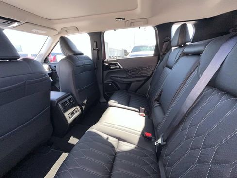 New 2026 Mitsubishi Outlander SEL FWD image 12