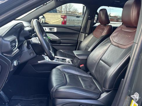 Used 2022 Ford Explorer Platinum w/ Technology Package image 10