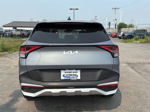 Used 2024 Kia Sportage EX AWD/4WD image 6