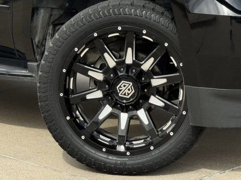 Used 2019 Chevrolet Tahoe Premier w/ RST Edition image 33