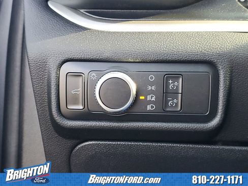 Used 2022 Ford Explorer XLT image 17