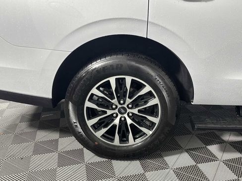 Used 2025 Ford Expedition Platinum image 21