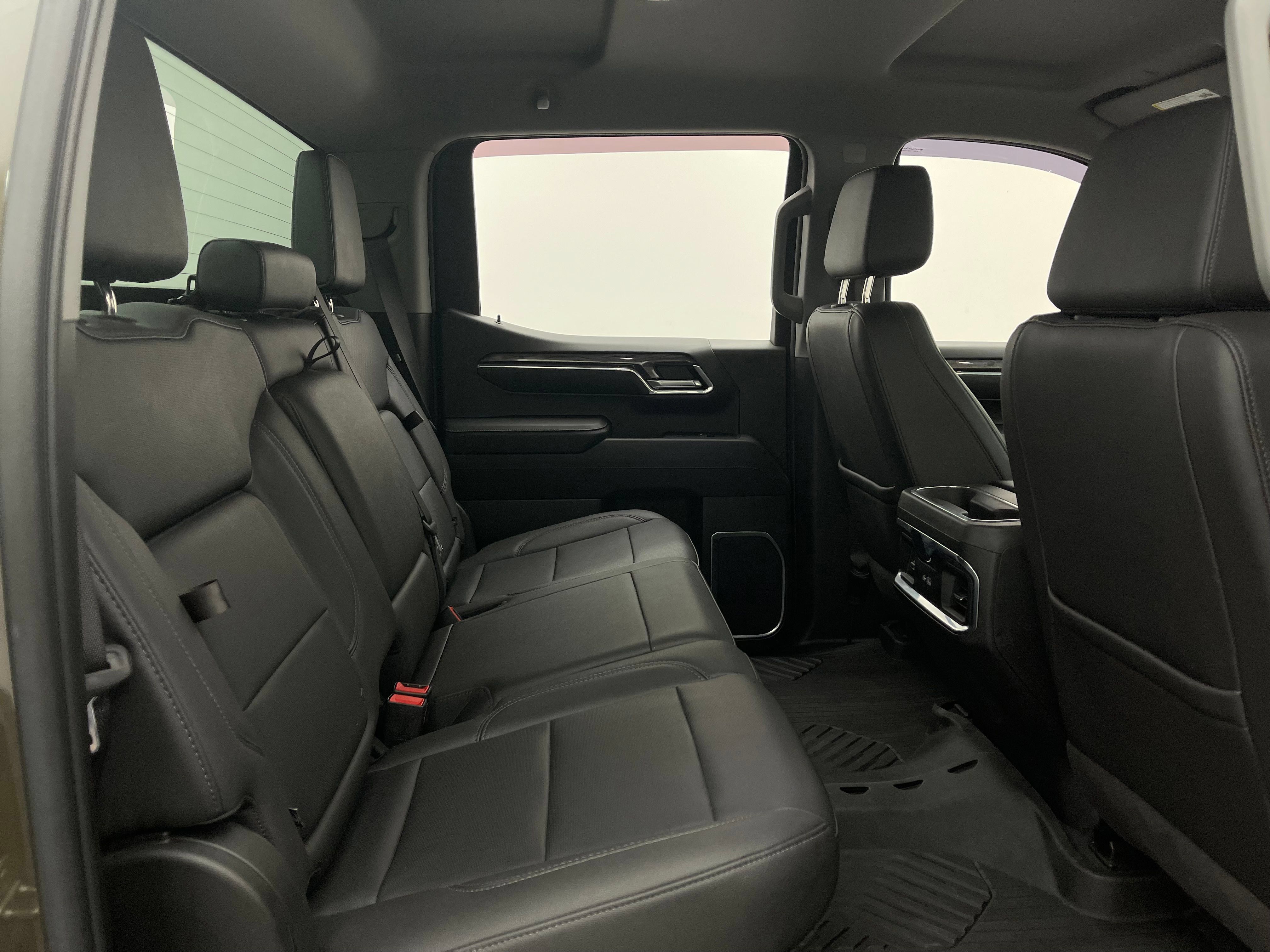 Used 2023 Chevrolet Silverado 1500 LTZ AWD/4WD image 38