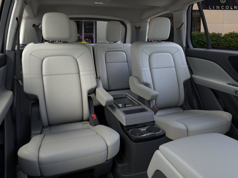New 2026 Lincoln Aviator Reserve AWD/4WD image 11