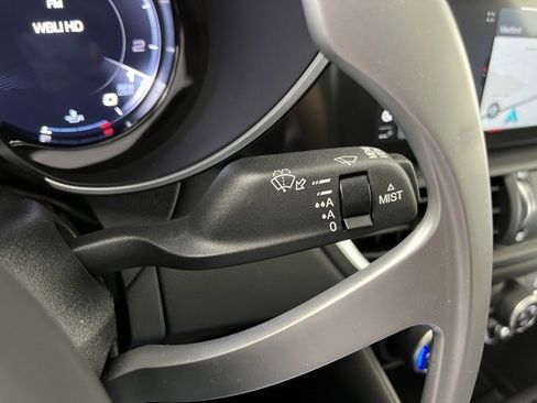 Used 2025 Alfa Romeo Giulia AWD w/ Driving Assist Package image 24