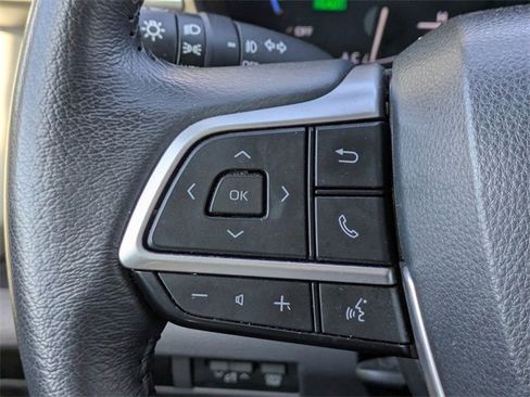 Used 2024 Toyota Sienna XLE image 27