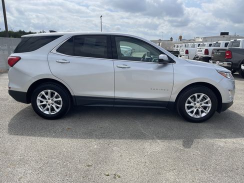 Used 2019 Chevrolet Equinox LT image 3