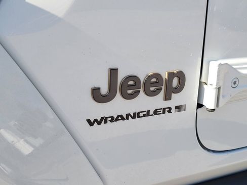 Used 2023 Jeep Wrangler Unlimited Rubicon 392 w/ Xtreme Recon 35" Tire Package image 11