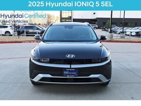 Certified 2025 Hyundai Ioniq 5 SEL RWD image 3