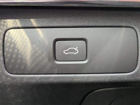 Used 2026 Volvo XC90 B6 Ultra w/ Lounge Package image 35