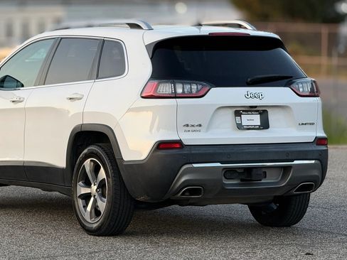 Used 2019 Jeep Cherokee Limited w/ Trailer Tow Group AWD/4WD image 16