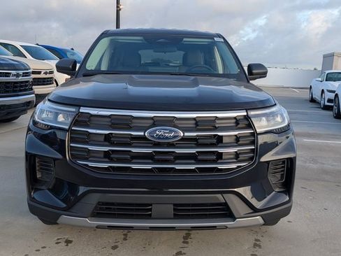 New 2026 Ford Explorer Active w/ Active Comfort Package image 3