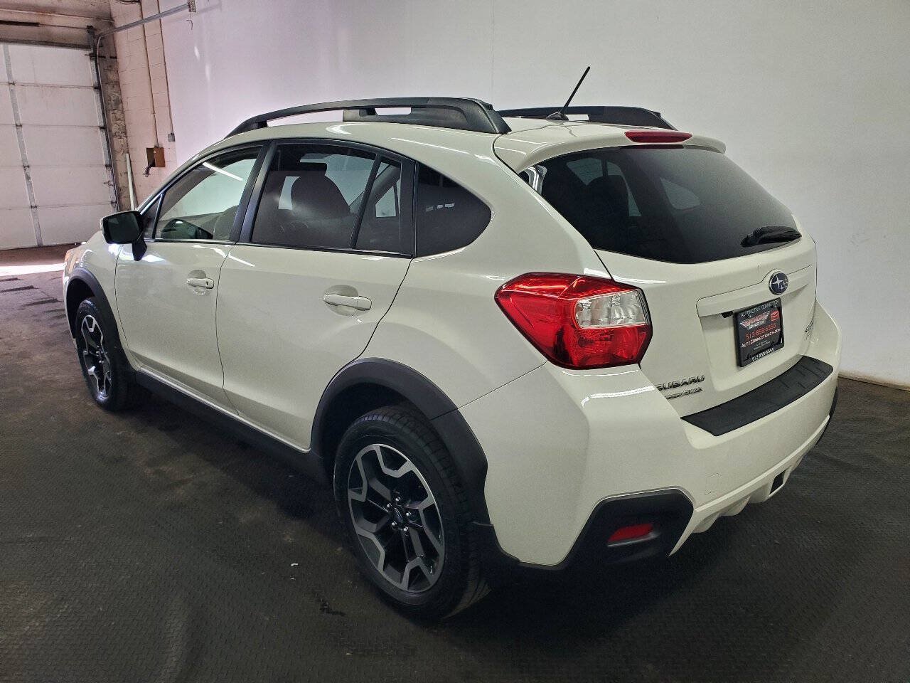 Used 2017 Subaru Crosstrek 2.0i Premium w/ Popular Package #1 AWD/4WD image 5