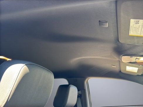 New 2026 GMC Canyon Elevation w/ Convenience Package image 23