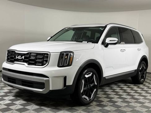 Used 2024 Kia Telluride S w/ S Sunroof Package FWD image 2