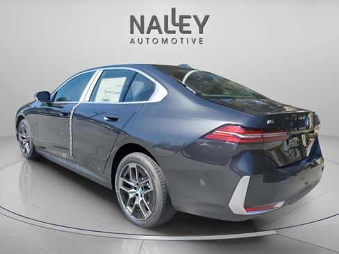 Used 2025 BMW i5 eDrive40i w/ Premium Package image 3