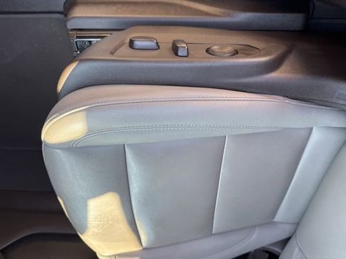 Used 2022 Chevrolet Suburban Z71 w/ Z71 Off-Road Package image 28