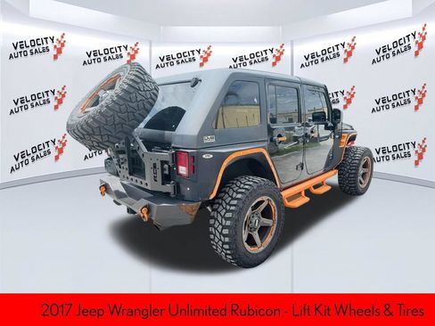 Used 2017 Jeep Wrangler Unlimited Rubicon w/ Connectivity Group AWD/4WD image 3